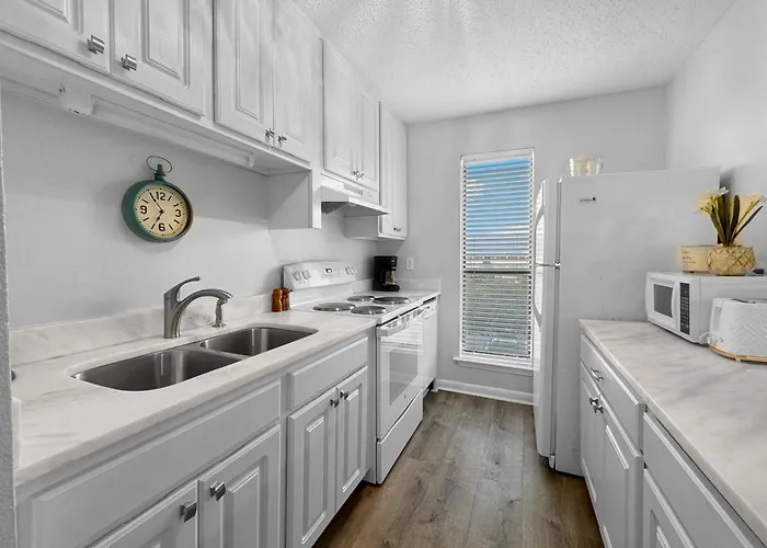 Seahorse 422 By Albvr - You'll Great That's Just Steps From The Beach! Gulf Shores